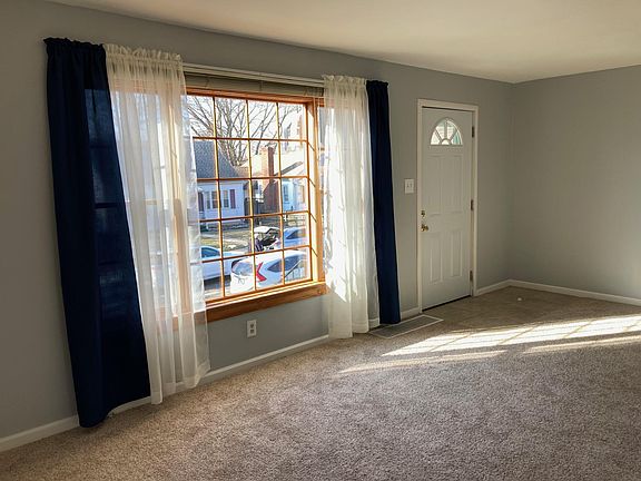 3rd image of 1828 Brookline Ave