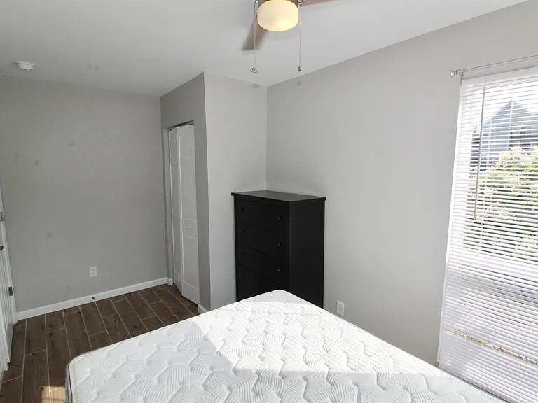 1360 Hunters Rd #D — Photo 12