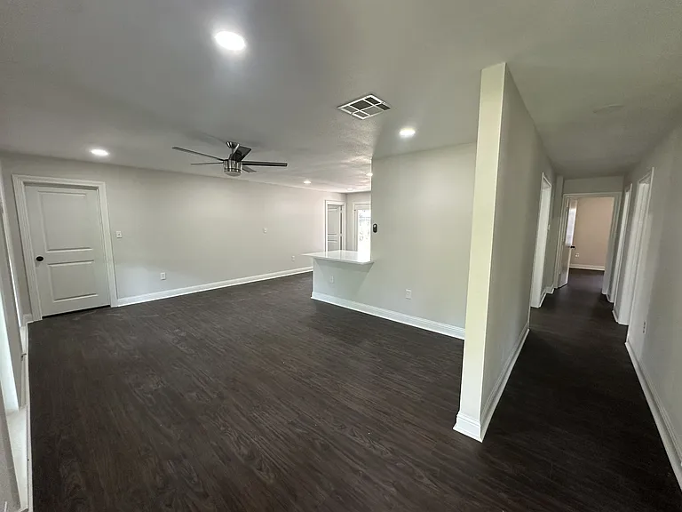 614 Benson St — Photo 7