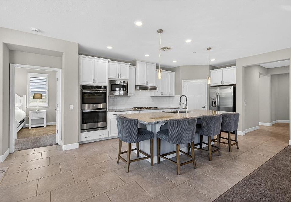 1st image of 7003 De La Vina Dr