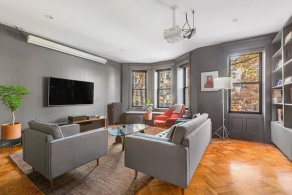 Sold by Compass | media 10