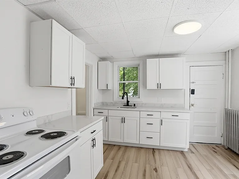 121 Glendale St #1 — Photo 14