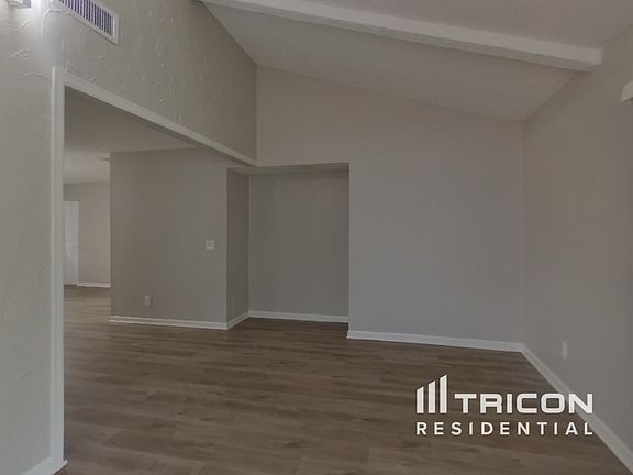 4th image of 405 Silver Hill Dr