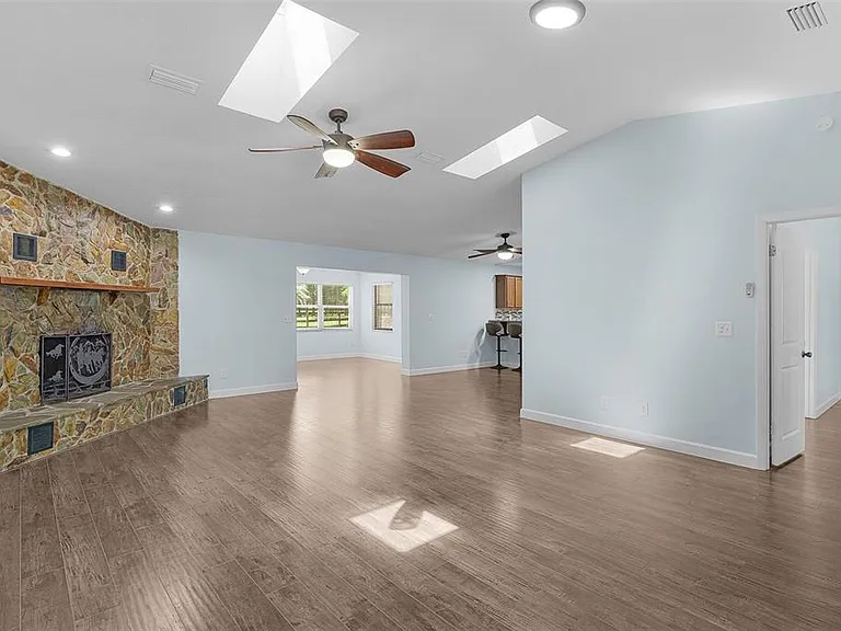 400 NW 80th Ave — Photo 8