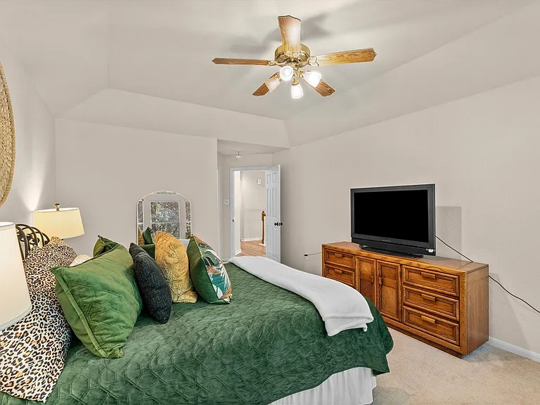 31 Endor Forest Pl — Photo 29