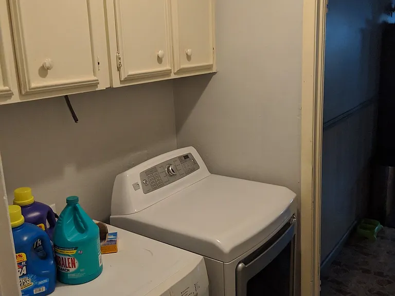 7010 Windrift Way — Photo 15