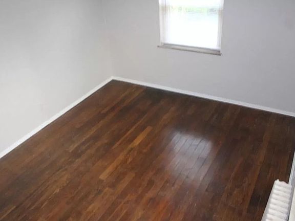 4th image of 32 Gahl Ter APT A