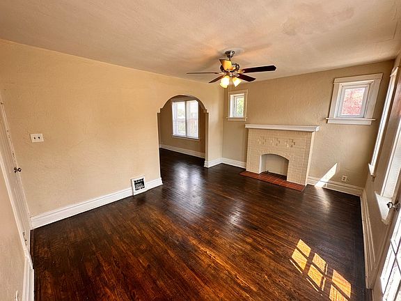 2nd image of 3841 Iowa Ave #3841A
