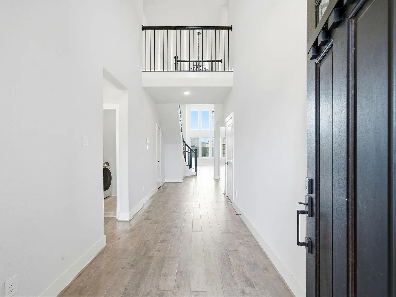 4 bed, 3.5 bath, 3000 sqft, $3,250 — Photo 4