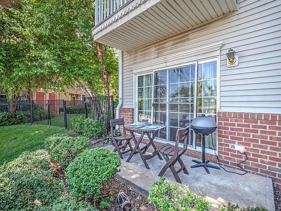 3rd image of 80 Lyon Ct #1