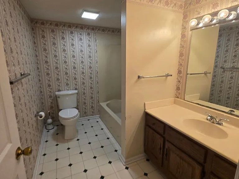275 Emerald Rd #1 — Photo 16