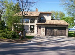 45 Bay Shore Dr, Bay City, MI 48706