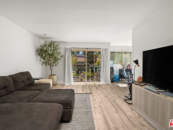 3rd image of 4704 Park Granada Unit 193