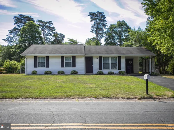 616 University Dr, Waldorf, MD 20602