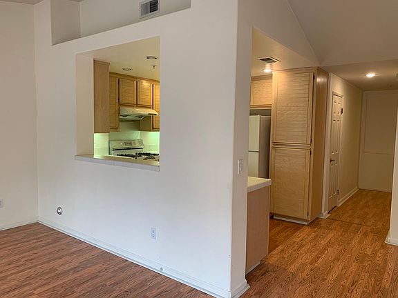 3rd image of 1330 Tea Rose Cir #1
