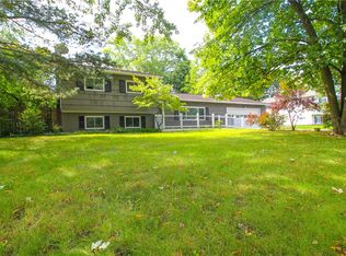 923 Calkins Rd, Rochester, NY 14623