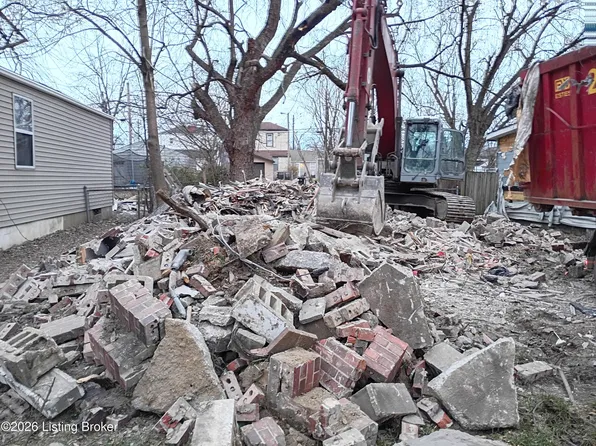 3705 Woodruff Ave, Louisville, KY 40215