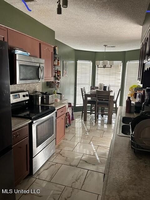 2nd image of 6896 Magnolia Trail Cv