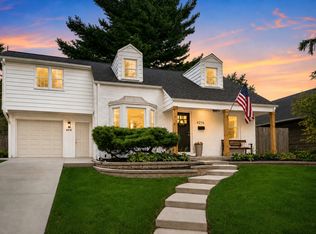 4216 Elm St, Downers Grove, IL 60515
