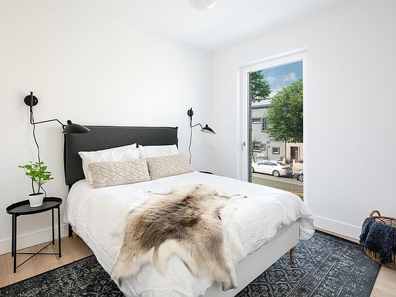 4th image of 719 6th Ave #4B