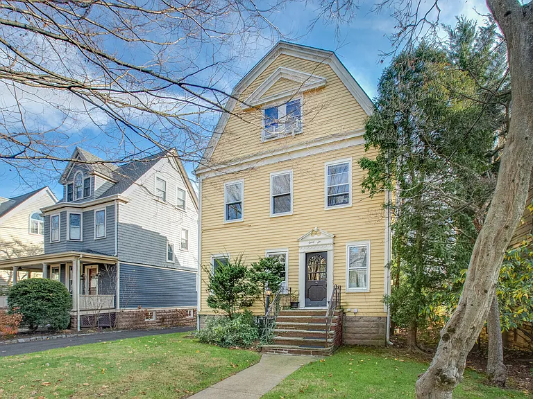 36 Burnet St #3 — Photo 1