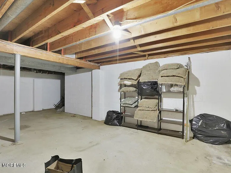 15 Harbor Ct — Photo 32