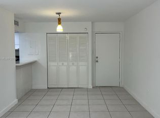 8860 Fontainebleau Blvd APT 403, Miami, FL 33172