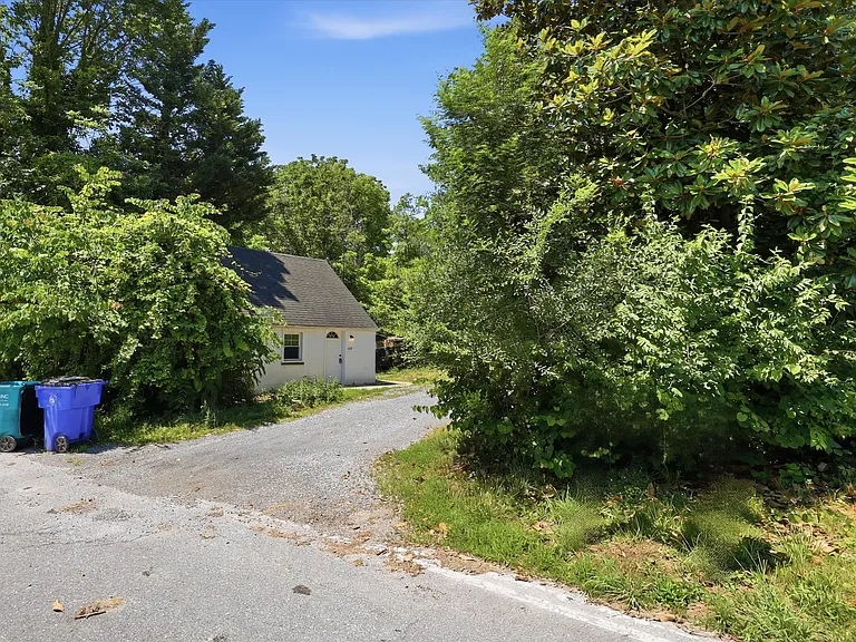 1072 Rocky Springs Rd — Photo 47