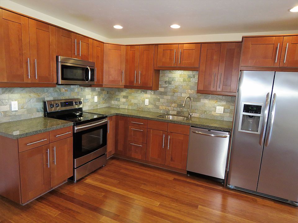 1st image of 733 Kline St Unit 207