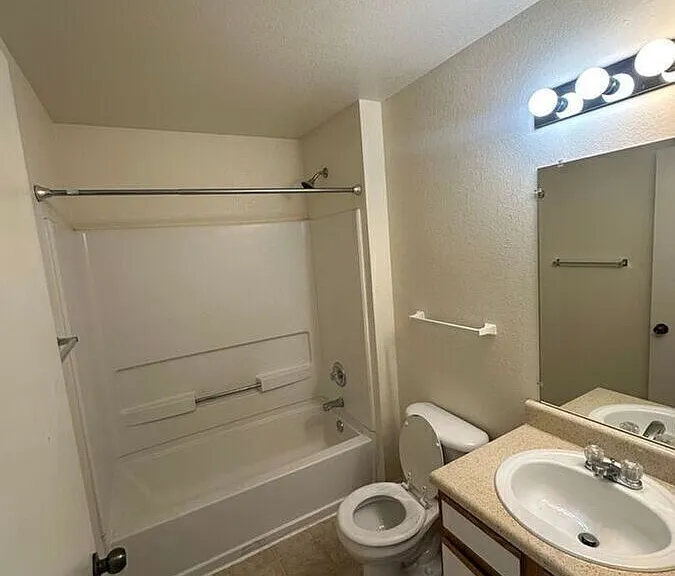 1221 Wren Ct #4-203 — Photo 11