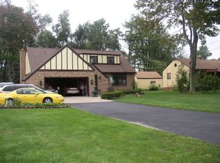 1284 Borden Rd, Depew, NY 14043