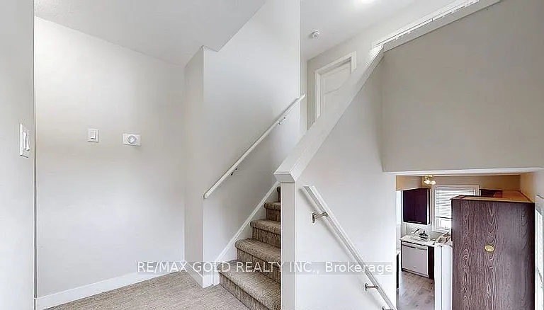 997 West Village Sq — Photo 25