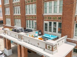 202 25th St APT 202, Galveston, TX 77550