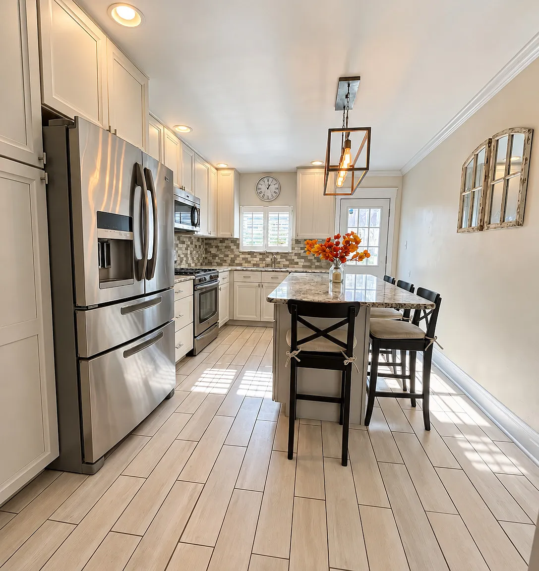 Pennsport Charm Meets Modern Comfort: Updated 2-Bedroom Home with Private Patio — Photo 4