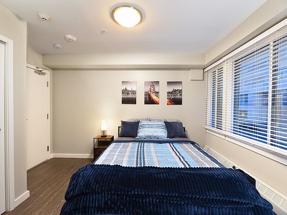 4th image of 392 11th St #0