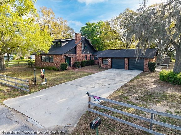 3rd image of 200 N Lotela Ave