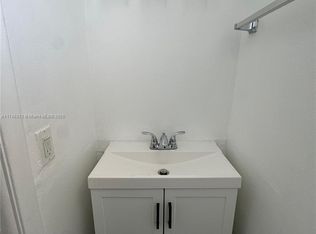 2950 NE 201st Ter APT E215, Miami, FL 33180