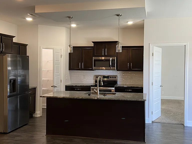 602 Alvin Rd — Photo 7