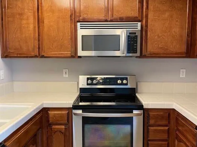 6002 Piacenza Pl — Photo 8