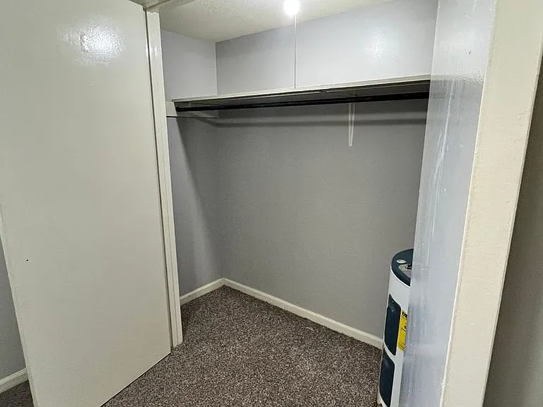 Huntingdon Apartments — Photo 10