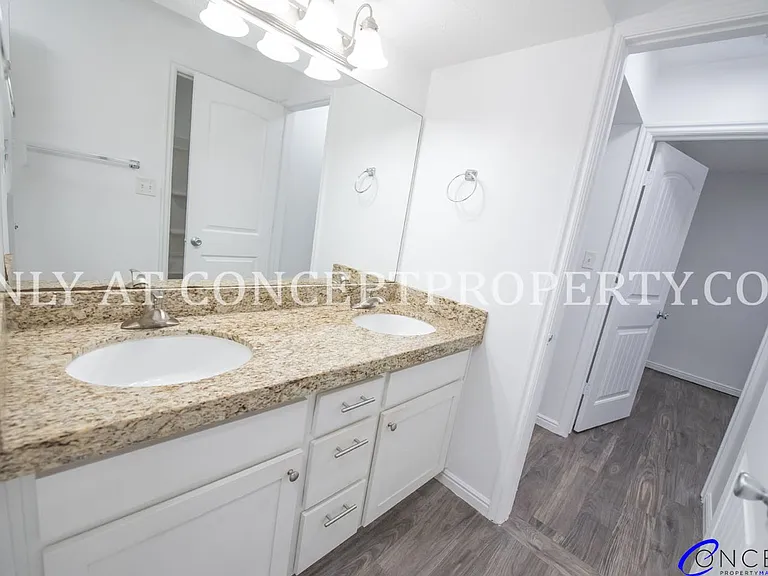 Foothill Terrace — Photo 299