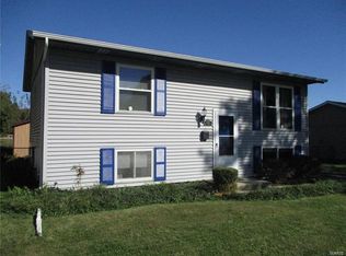 706 W Nixon Dr, O'Fallon, IL 62269