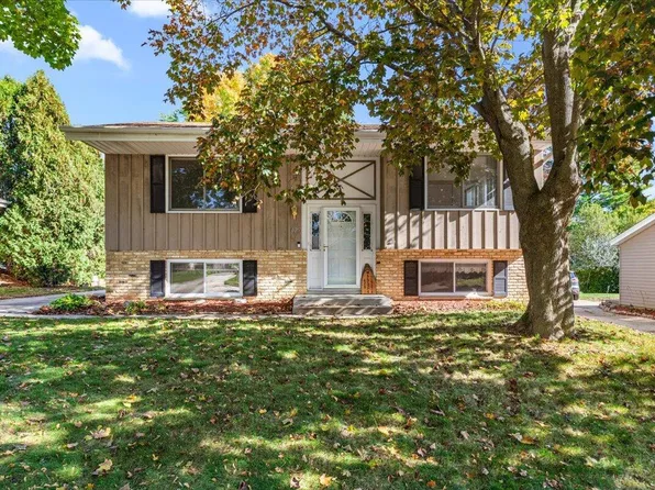 629 Victoria STREET, West Bend, WI 53090