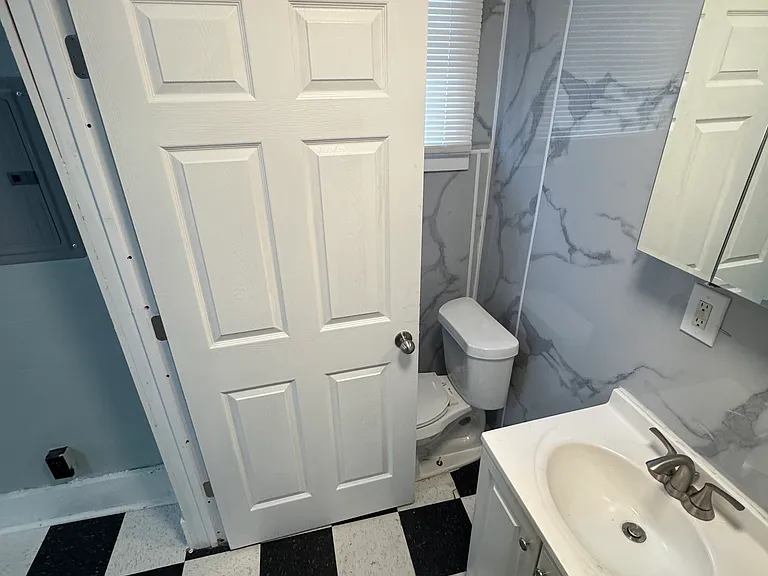 428 W Bancroft St #4 — Photo 9