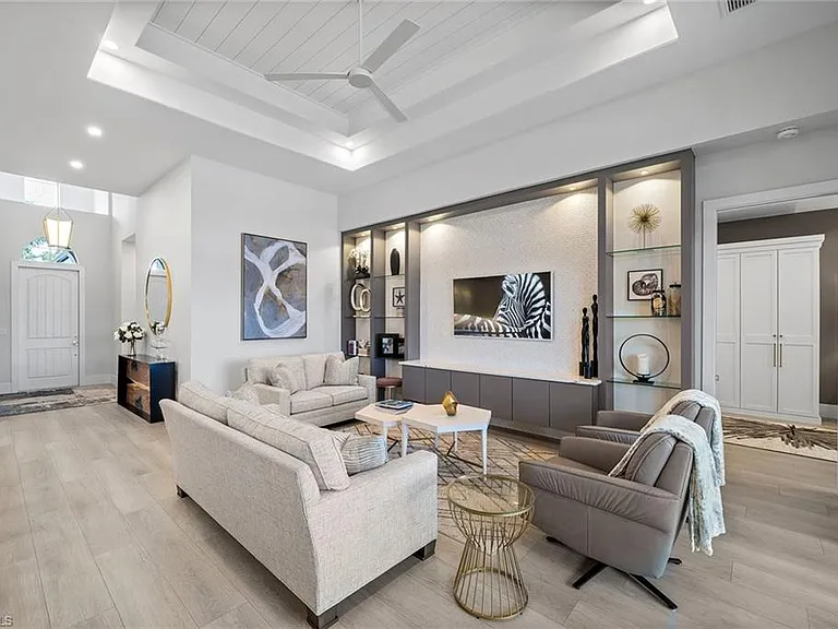6597 Caldecott Dr — Photo 4