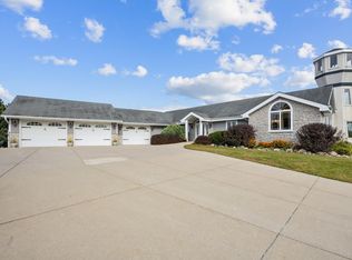 7207 Fairview Rd, Denmark, WI 54208