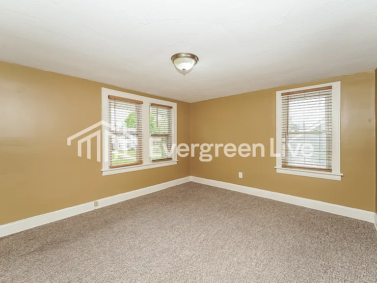 864 Packard Dr — Photo 8