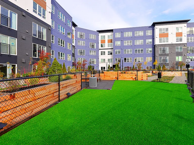 Hazel Apartments — Photo 25
