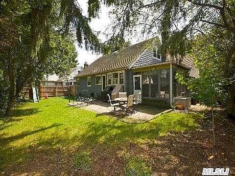2nd image of 493 Rose Ln