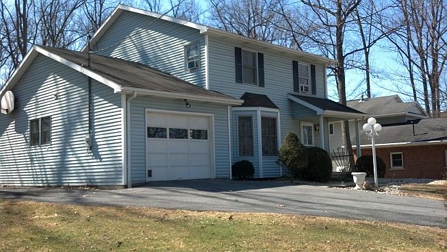 1st image of 2204 N Oak Ln